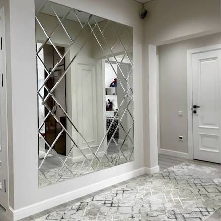 Decorative mirror and interior details